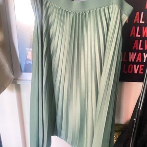 Accordion midi skirt